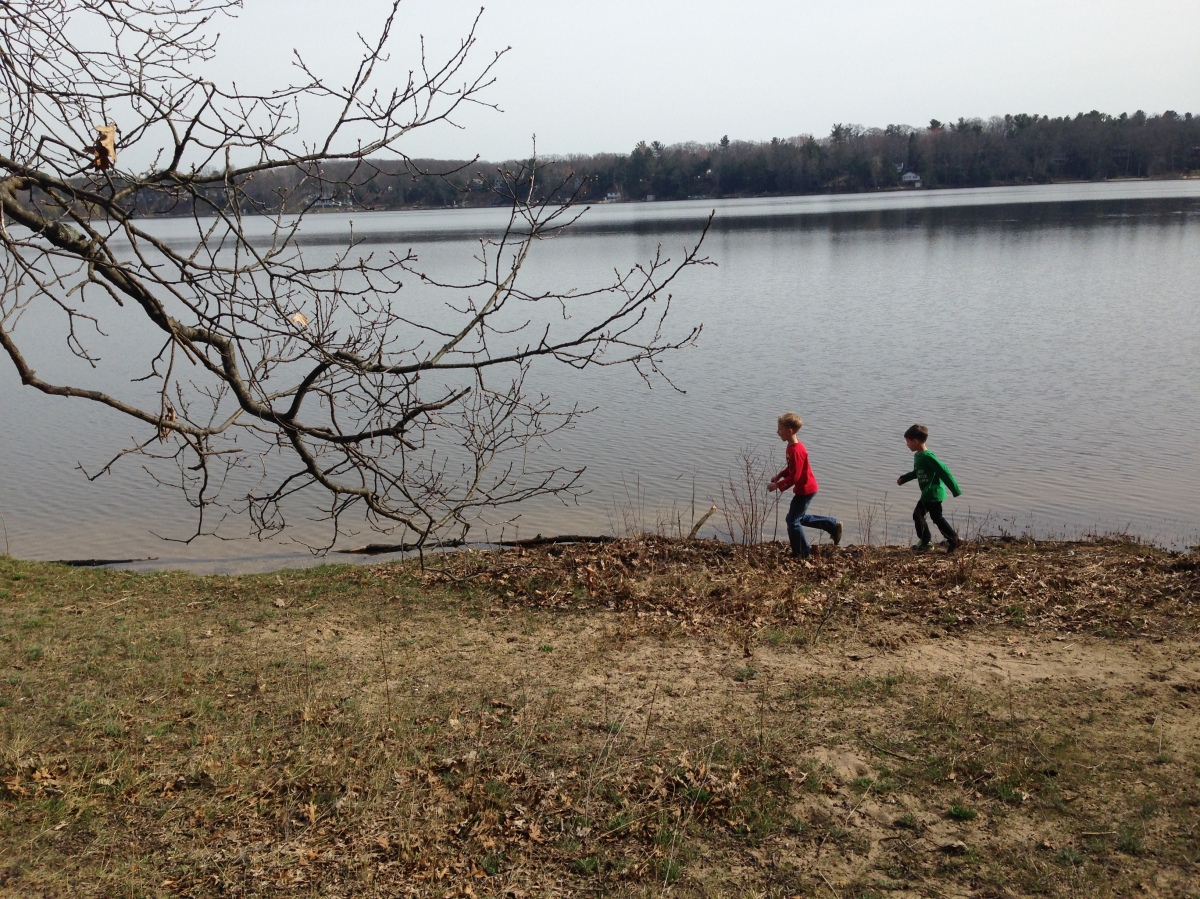 kids running lake